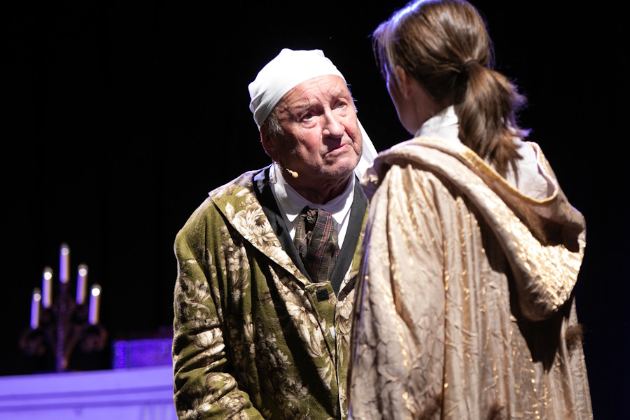 2025_Eine.Weihnachtsgeschichte (8).jpg